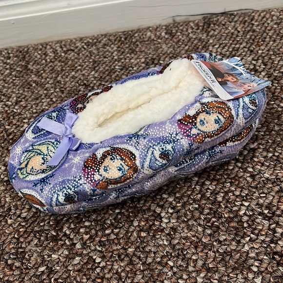 1 Pair Only Choose 1 Anime Kids Non-Slip Fuzzy Fur Babba Winter Warm Home Wear! - Picture 4 of 12